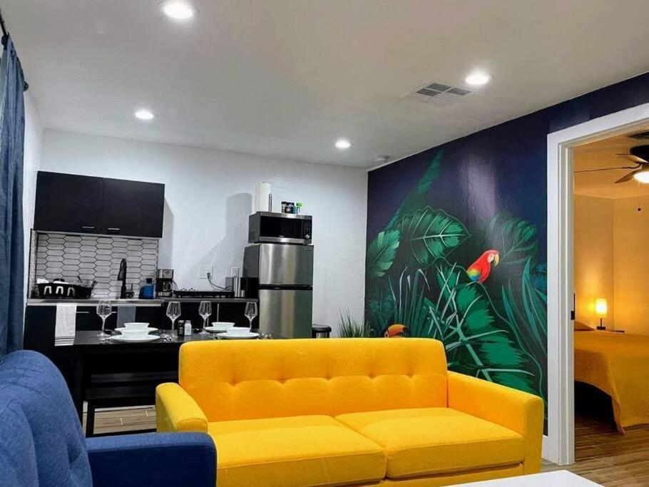 Phoenix Retreat - 1 Bedroom King Suite With 2 Smart Tvs - 10 Min From Airp - Unit B 외부 사진